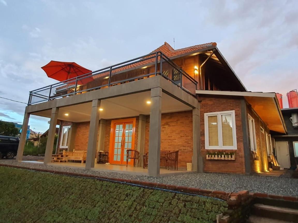 Wulan Cottage Lembang Exterior photo
